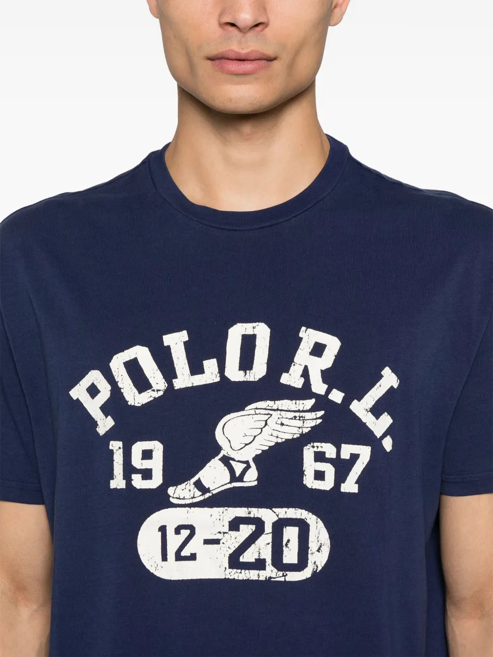 camiseta com estampa de logotipo