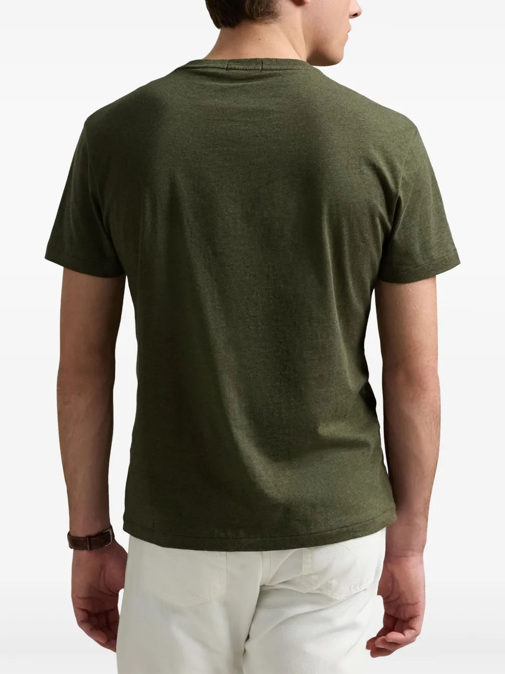 camiseta com logotipo bordado