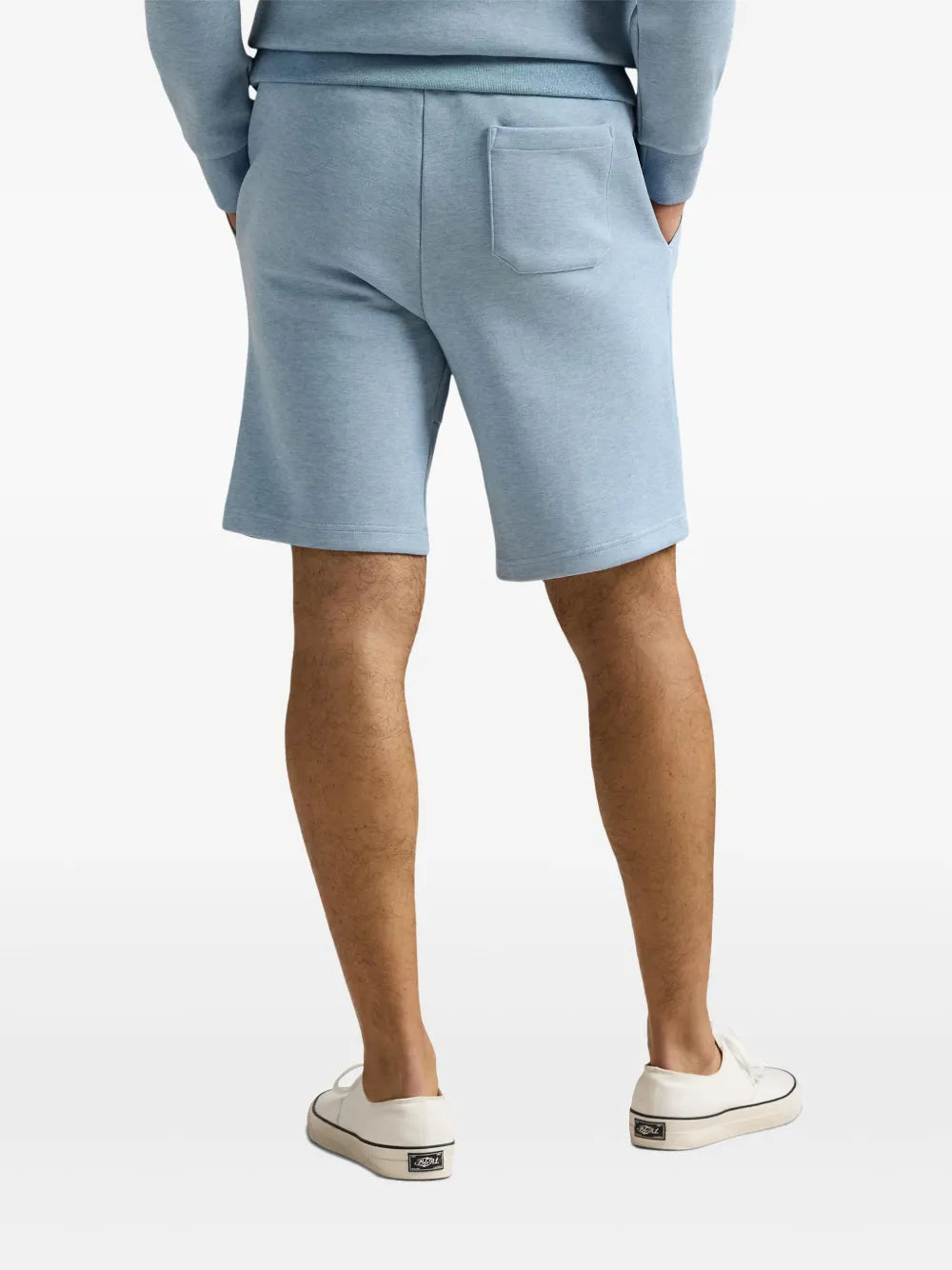 shorts com logotipo bordado