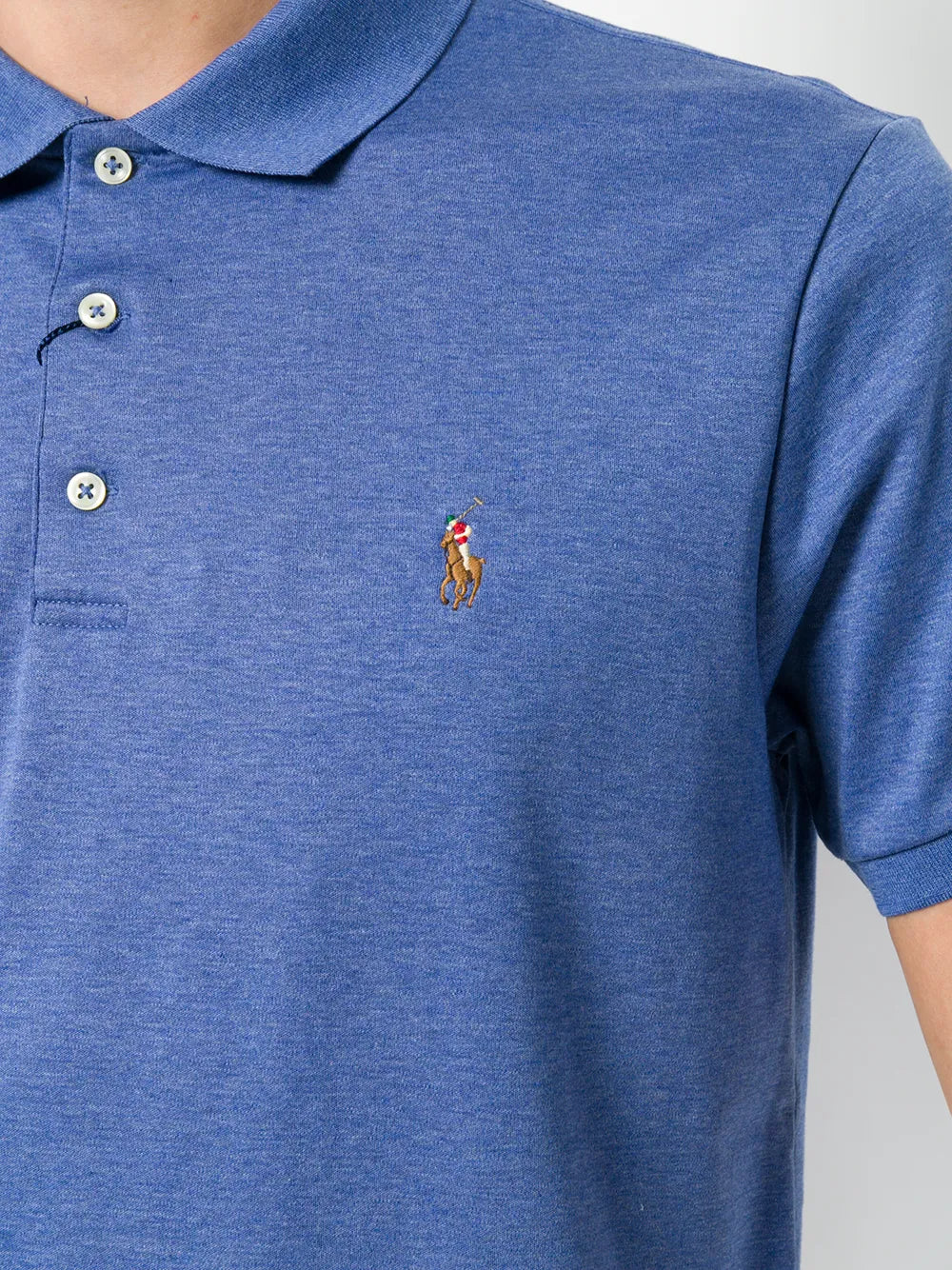 camisa polo com logotipo
