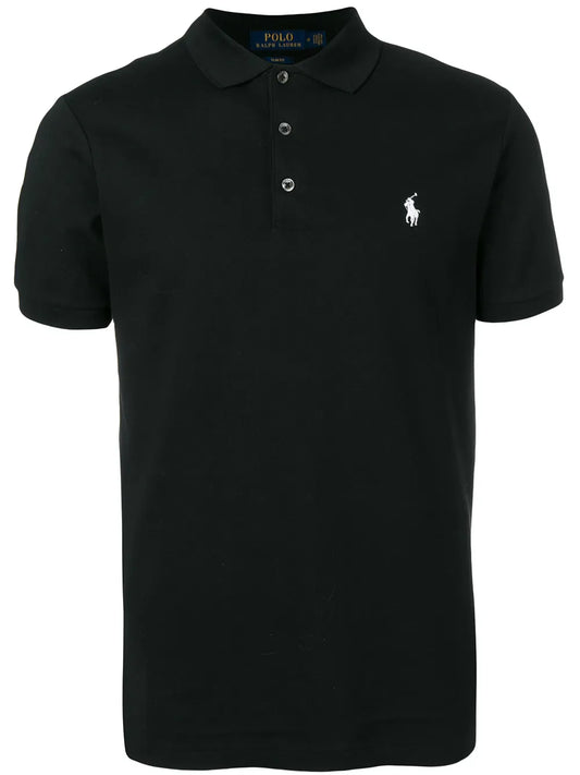 camisa polo com logotipo contrastante