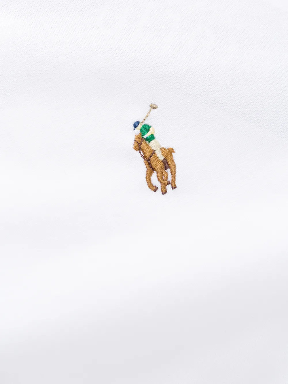 camiseta de manga comprida com logotipo bordado