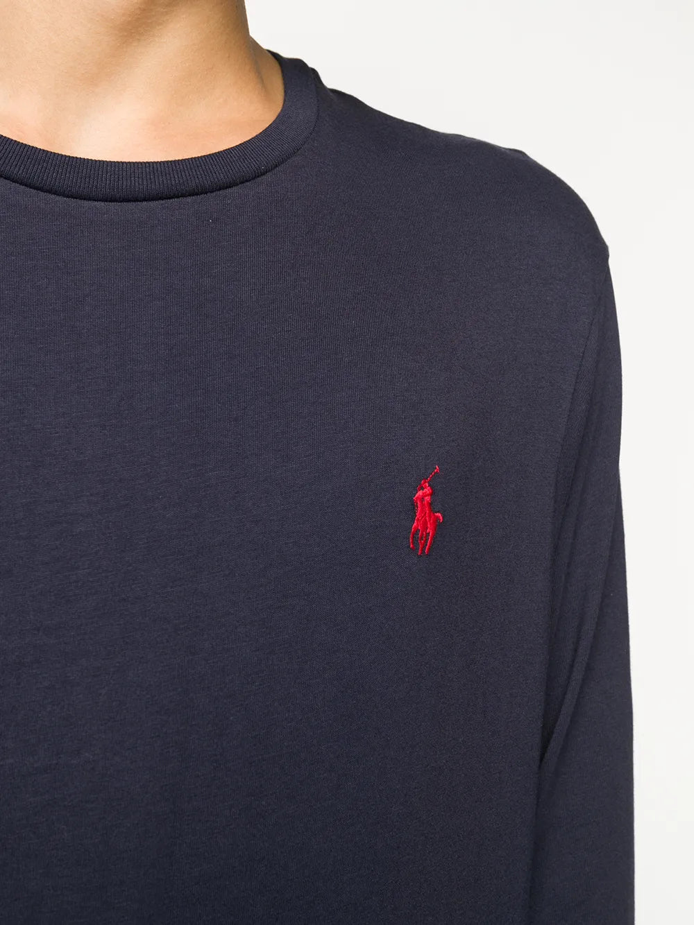 moletom com logotipo bordado