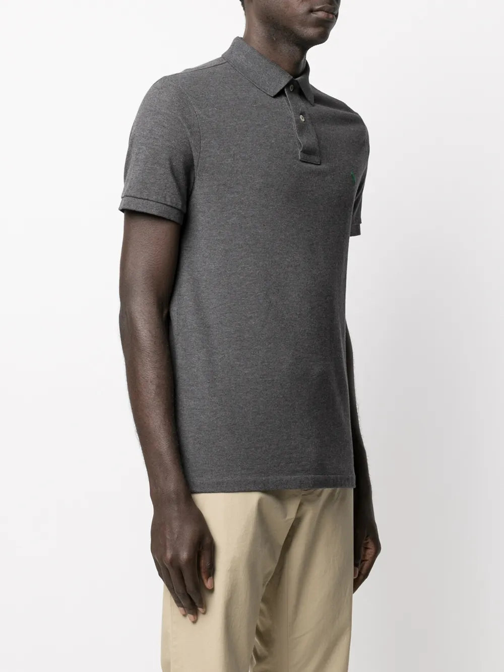 camisa polo de manga curta com patch de logotipo