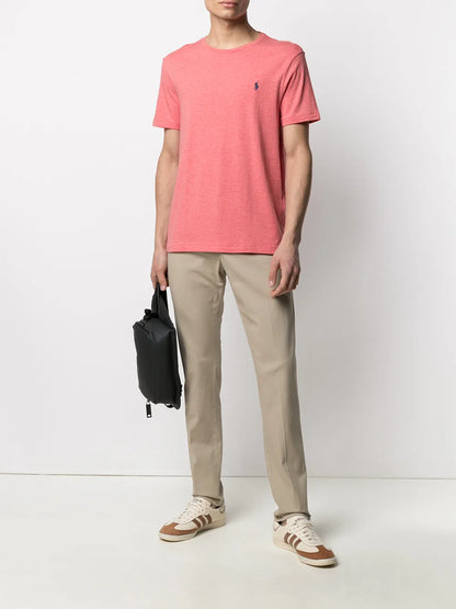 camiseta de algodão com logotipo bordado