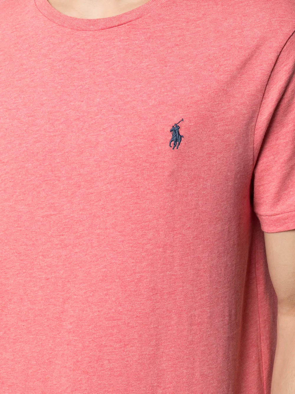 camiseta de algodão com logotipo bordado