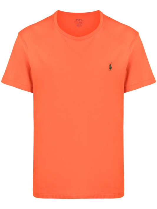 camiseta de manga curta com logotipo bordado