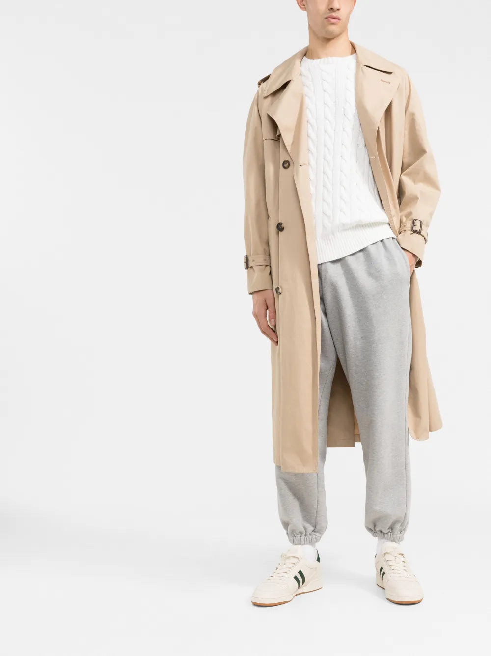 suéter de tricô trançado