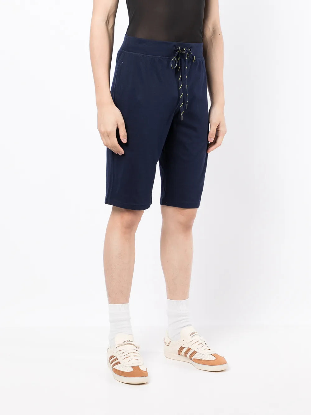 shorts esportivos com estampa de logotipo