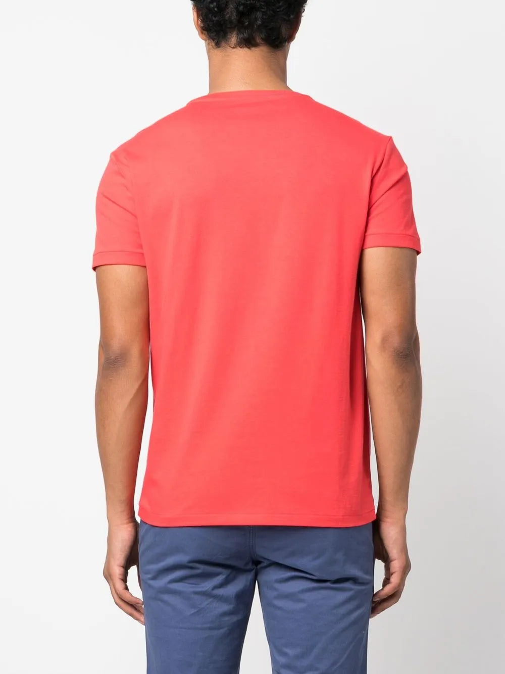 camiseta de manga curta com detalhe de logotipo