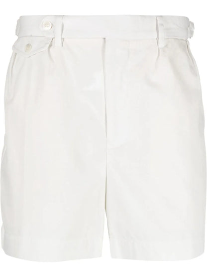 shorts de tênis acima do joelho