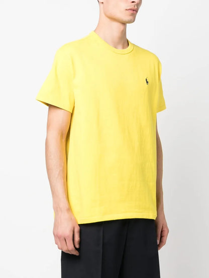 camiseta de algodão com logotipo bordado