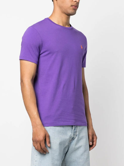 camiseta de algodão com logotipo bordado