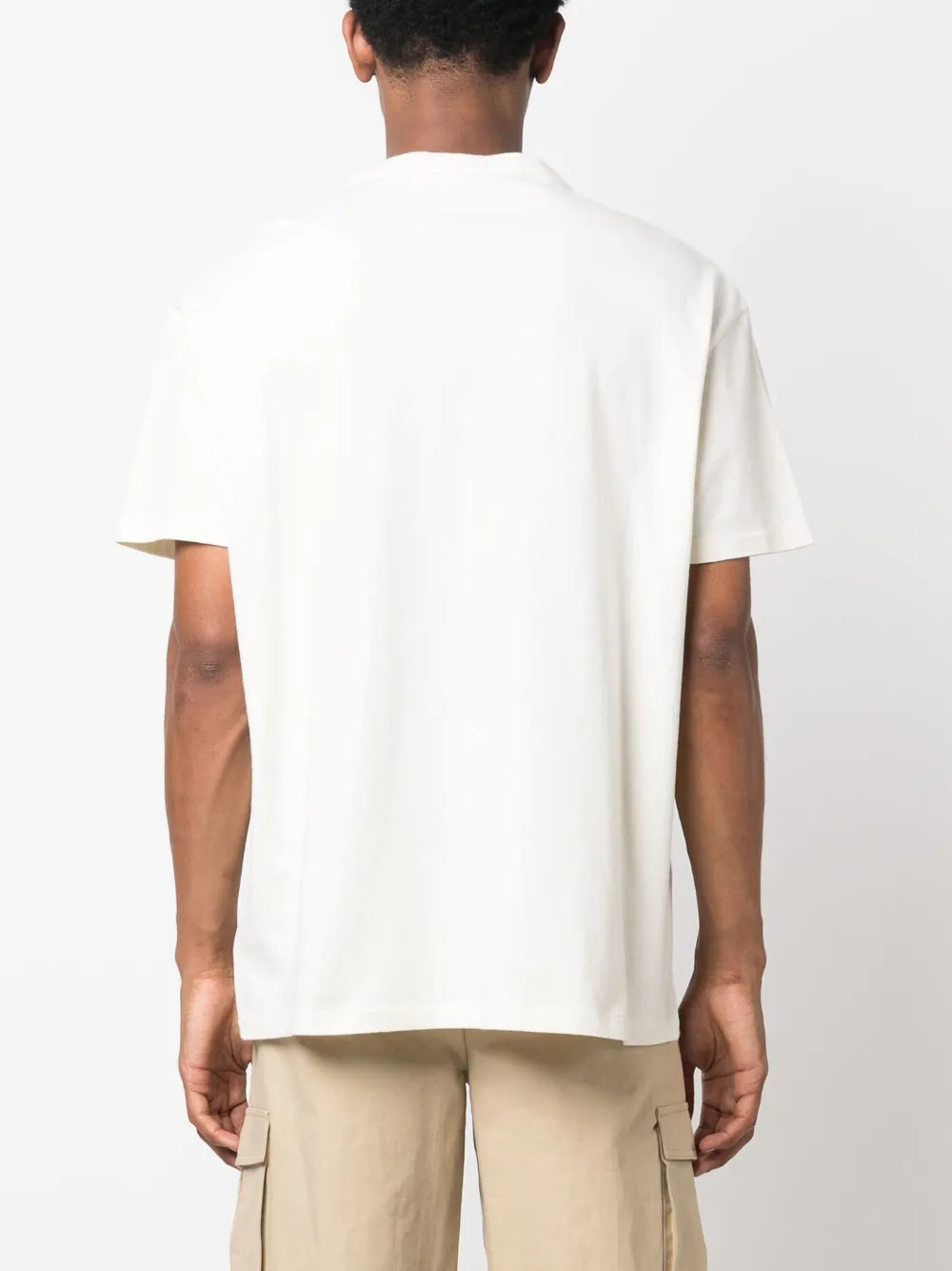 camiseta de algodão com logotipo bordado