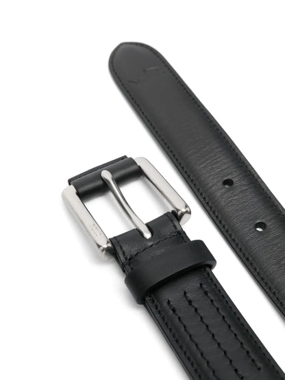 cinto com fivela gravada