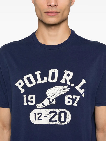 camiseta com estampa de logotipo