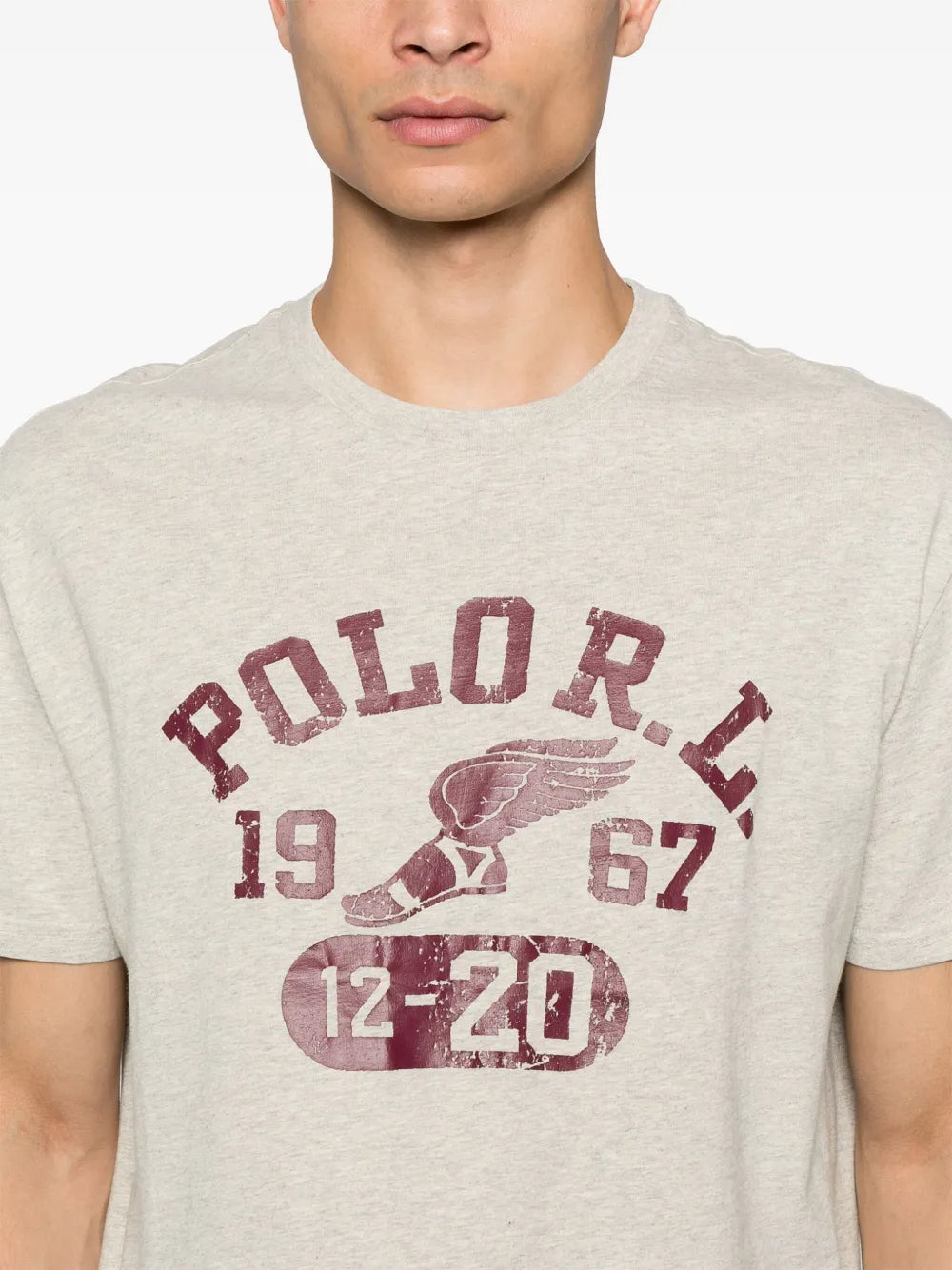 camiseta com estampa de logotipo