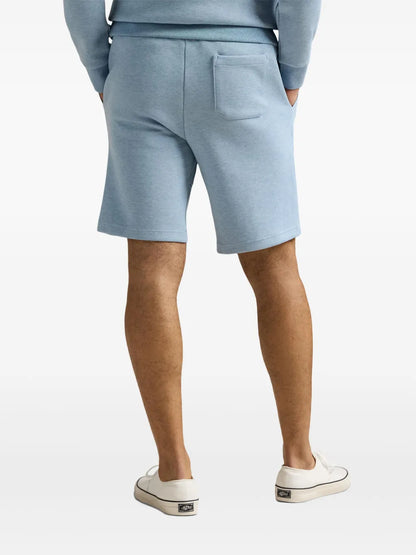 shorts com logotipo bordado