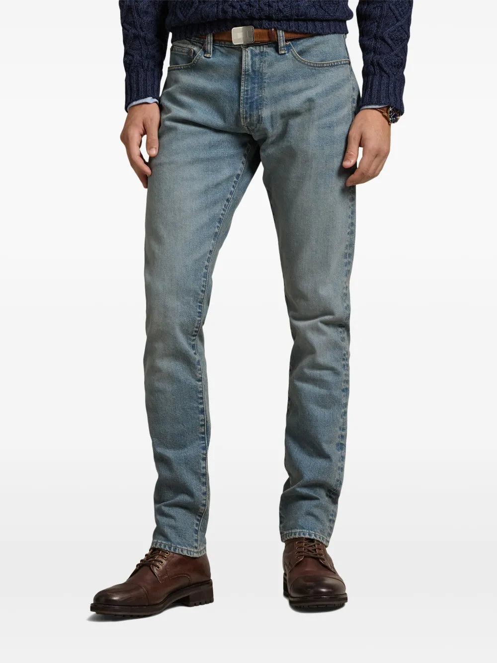 jeans com detalhes de bigode