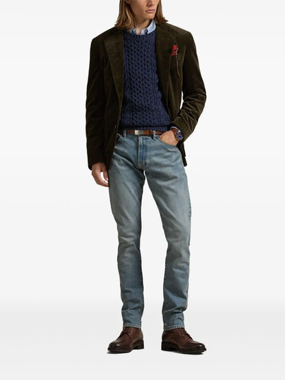 jeans com detalhes de bigode