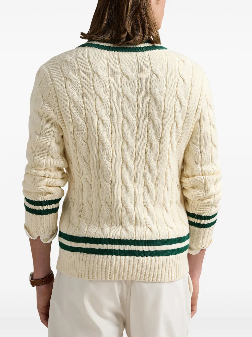 suéter de tricô trançado