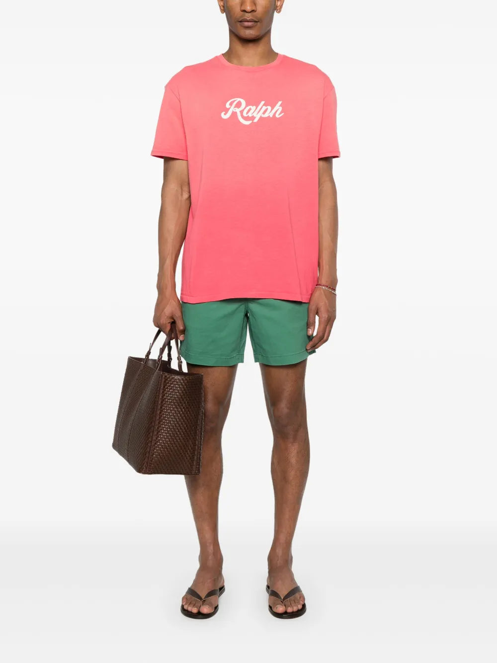 camiseta com estampa de logotipo