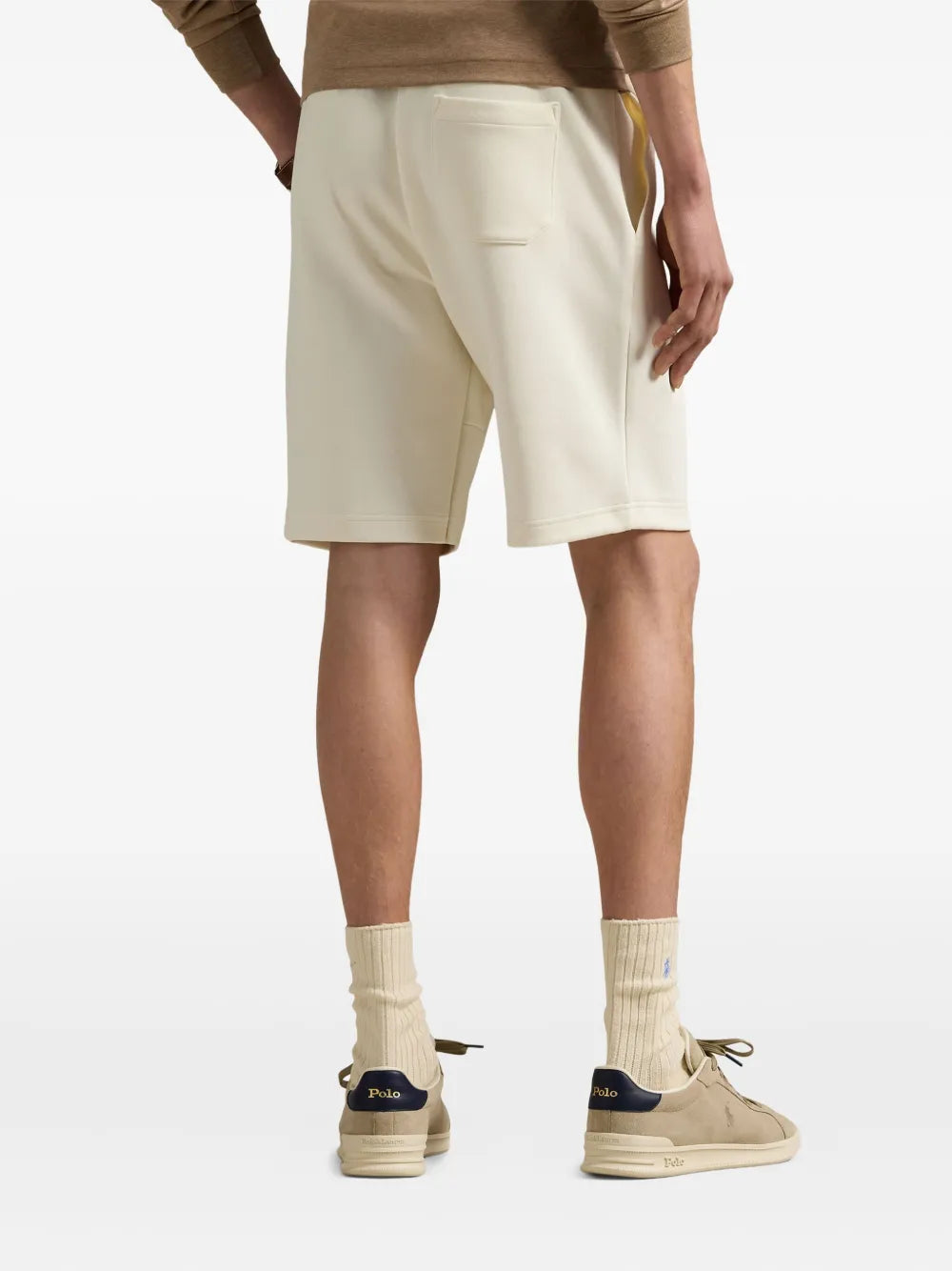 shorts esportivos com cordão na cintura