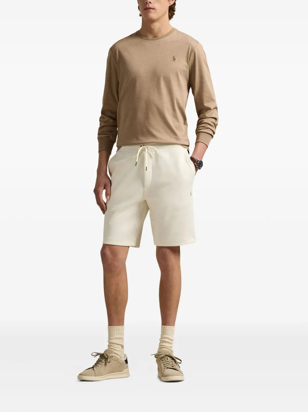 shorts esportivos com cordão na cintura